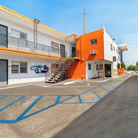 Rodeway Inn & Suites North Hollywood Burbank Airport - Universal Area-2